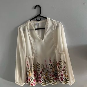 Old Navy Floral Top. 3/4 sleeve.